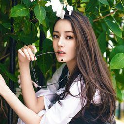 娱乐圈新剧爆料女主是谁,神秘女主角曝光！娱乐圈新剧引期待